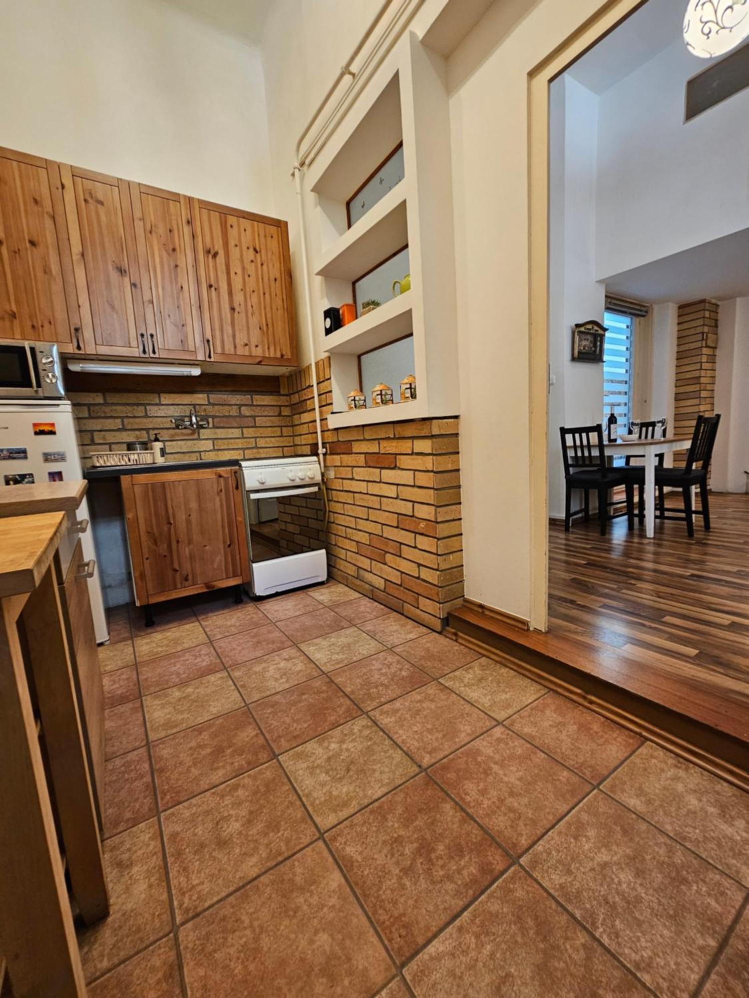 The Greenest Vintage Apartman