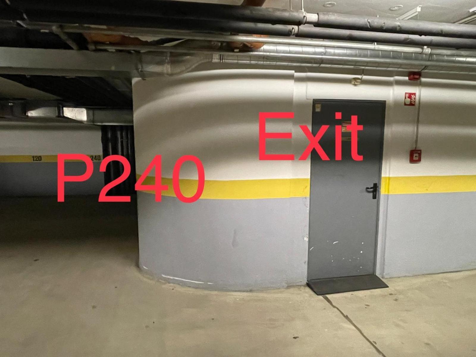 Appartement Szekely Near Deak Ferenc Square With Free Parking In Garage *