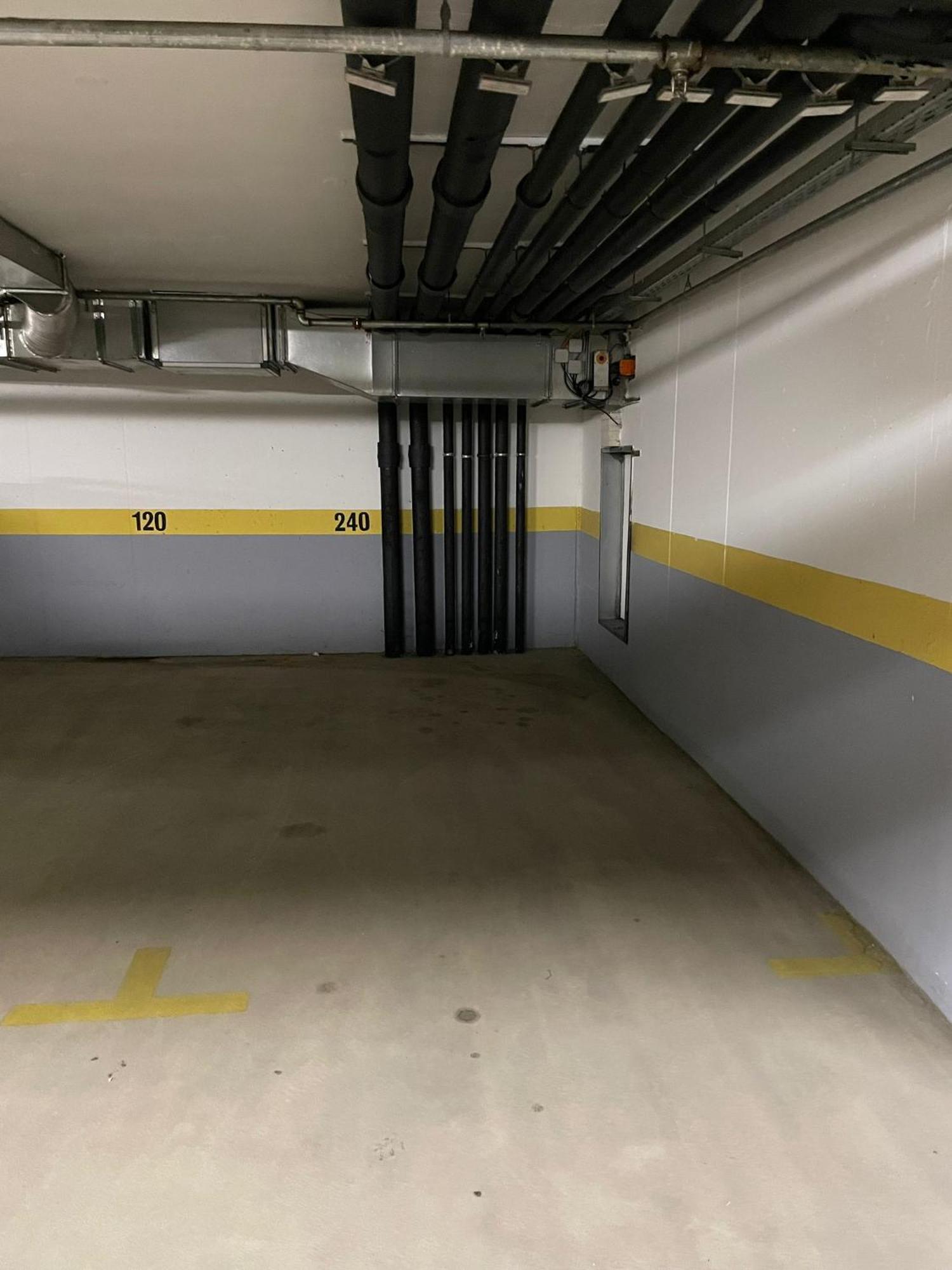 Appartement Szekely Near Deak Ferenc Square With Free Parking In Garage Boedapest