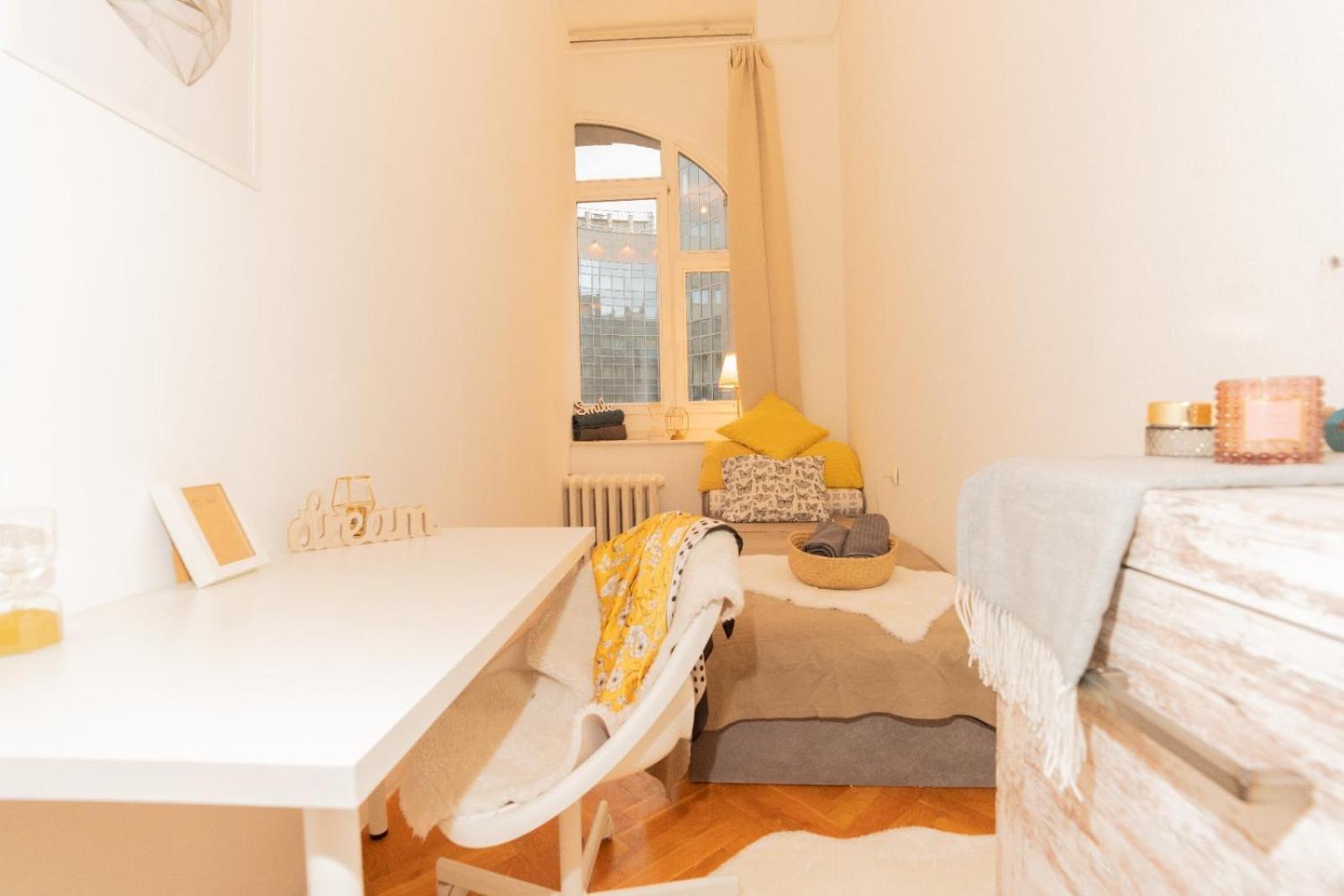 Vaci Utca Street Full Centrum Apartment *