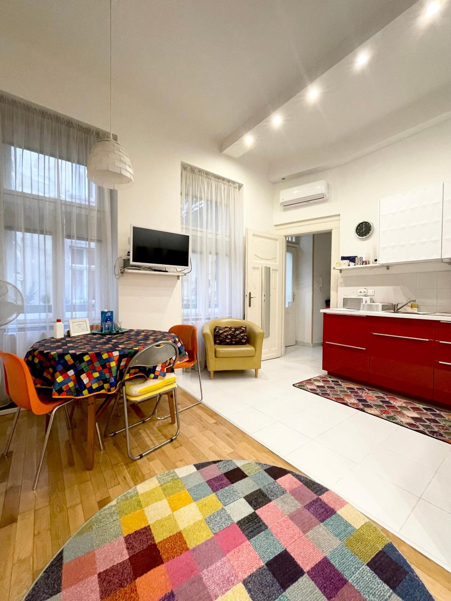 Rainbow Pearl At St Stephen' S Basilica Apartment *