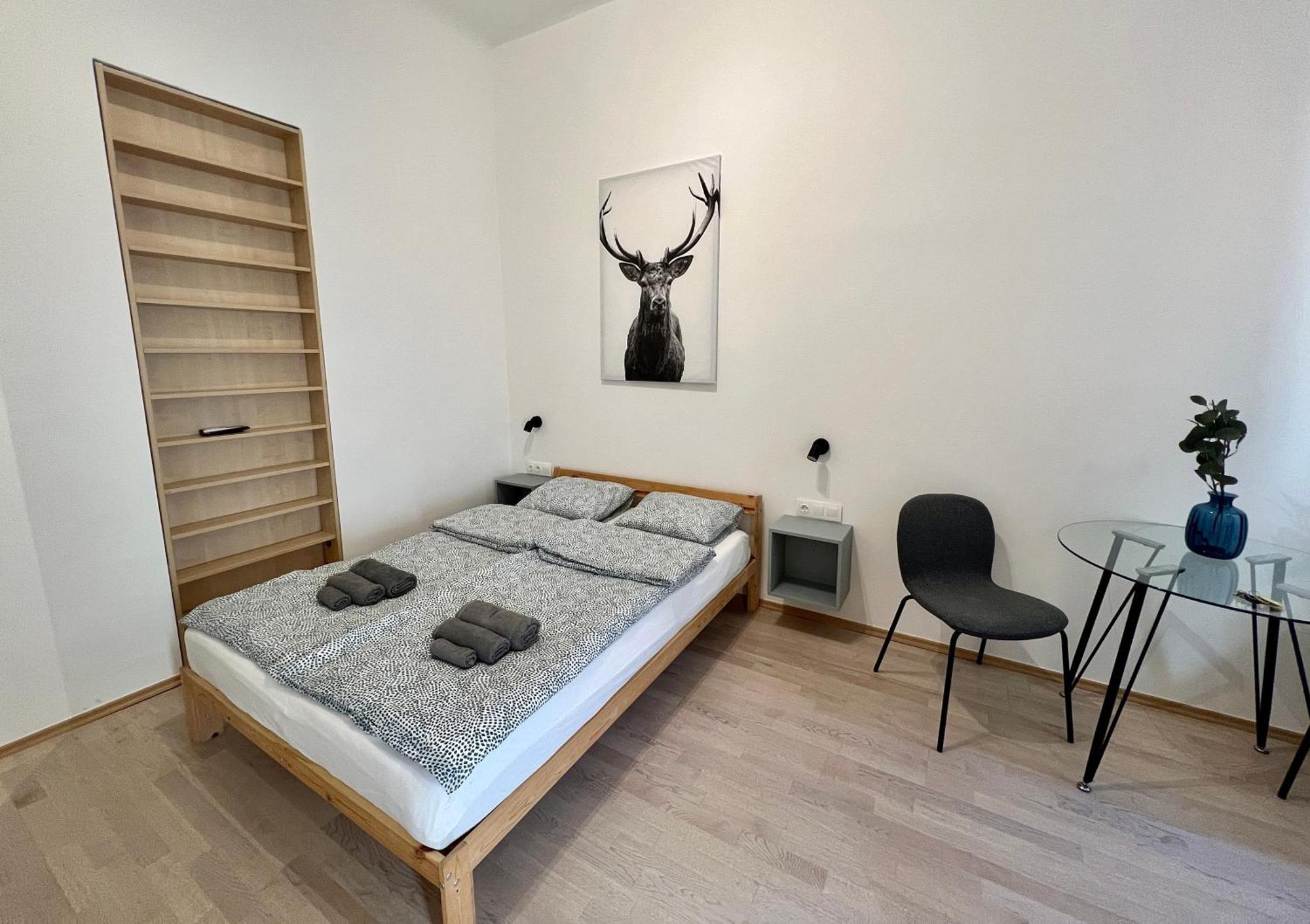 Apartman Minimalistic & In Heart Street *