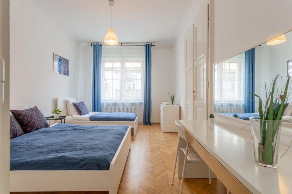 Apartman Away From In The Center Budapest