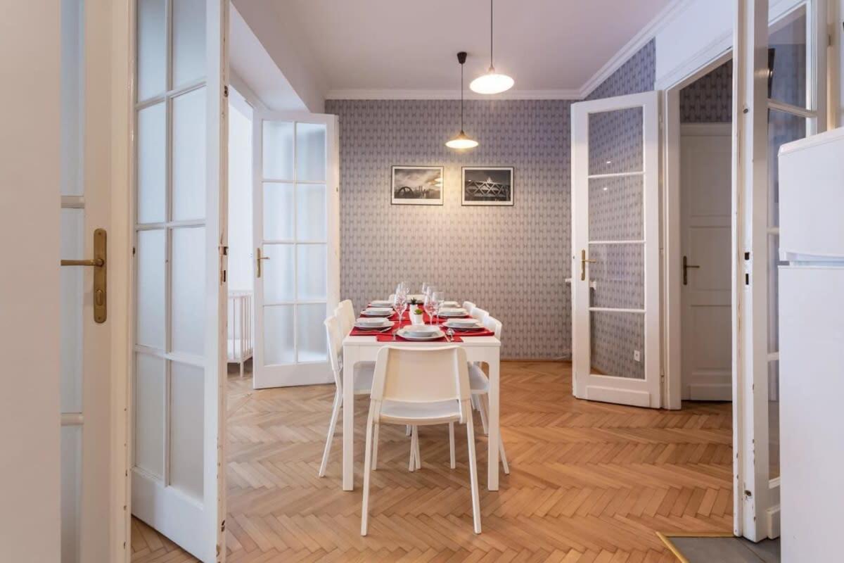 Apartman Away From In The Center Budapest