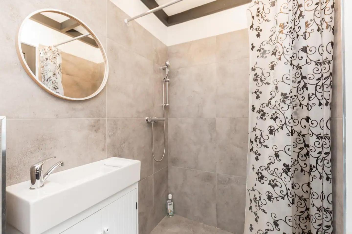 Kertesz 22 - 3 Bedrooms And Living With 2 Baths Apartmán