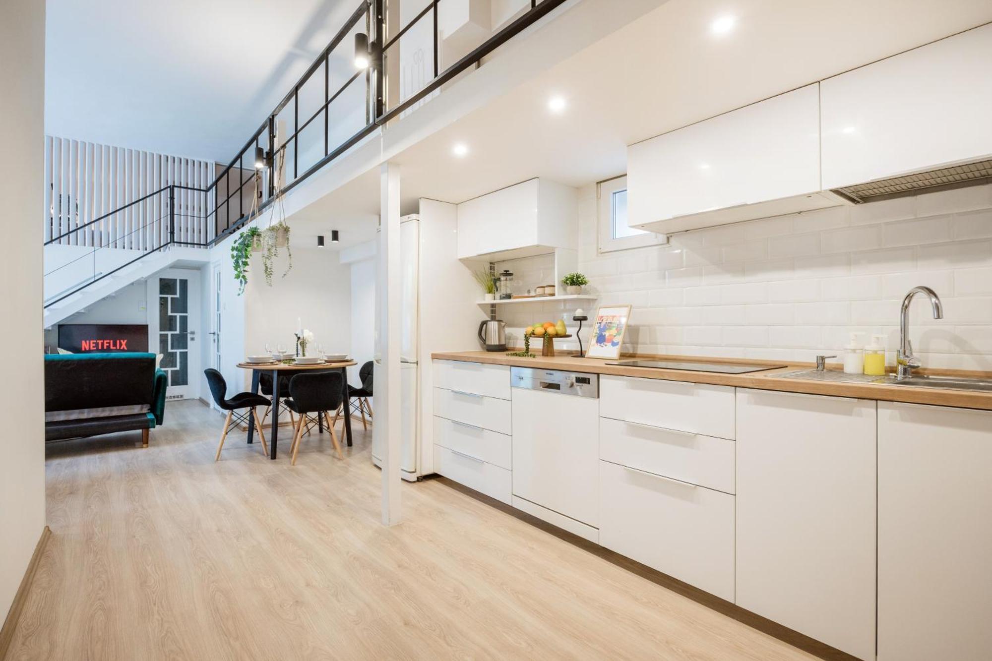 Lägenhet Chic 3br Heart Of District 7- Gem *