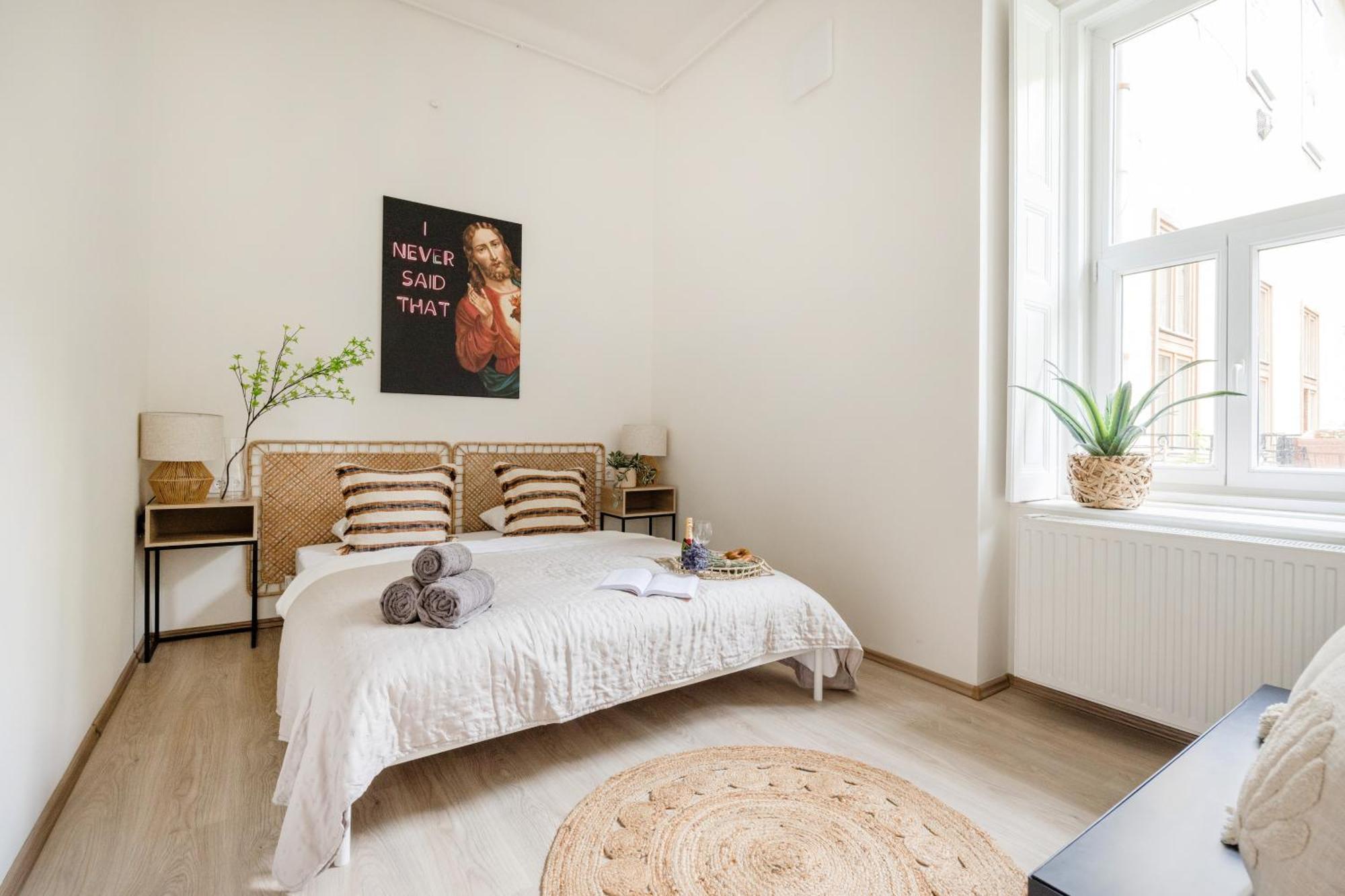 Chic 3br Heart Of District 7- Gem Lägenhet