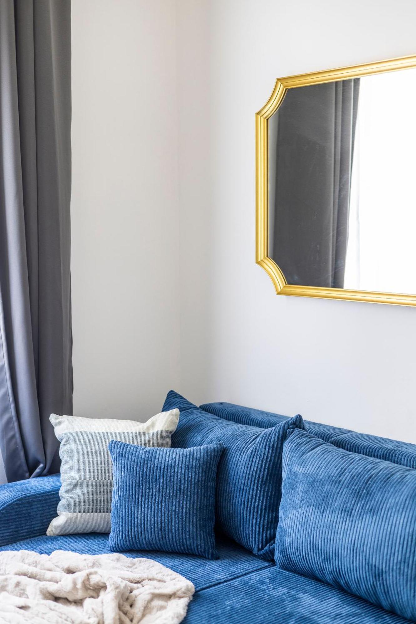 Stylish & Charming Cozy By Prestige Homes Apartment *