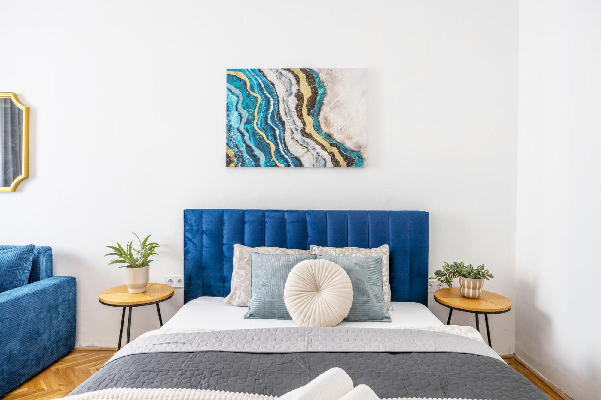 Stylish & Charming Cozy By Prestige Homes Apartment Budapest