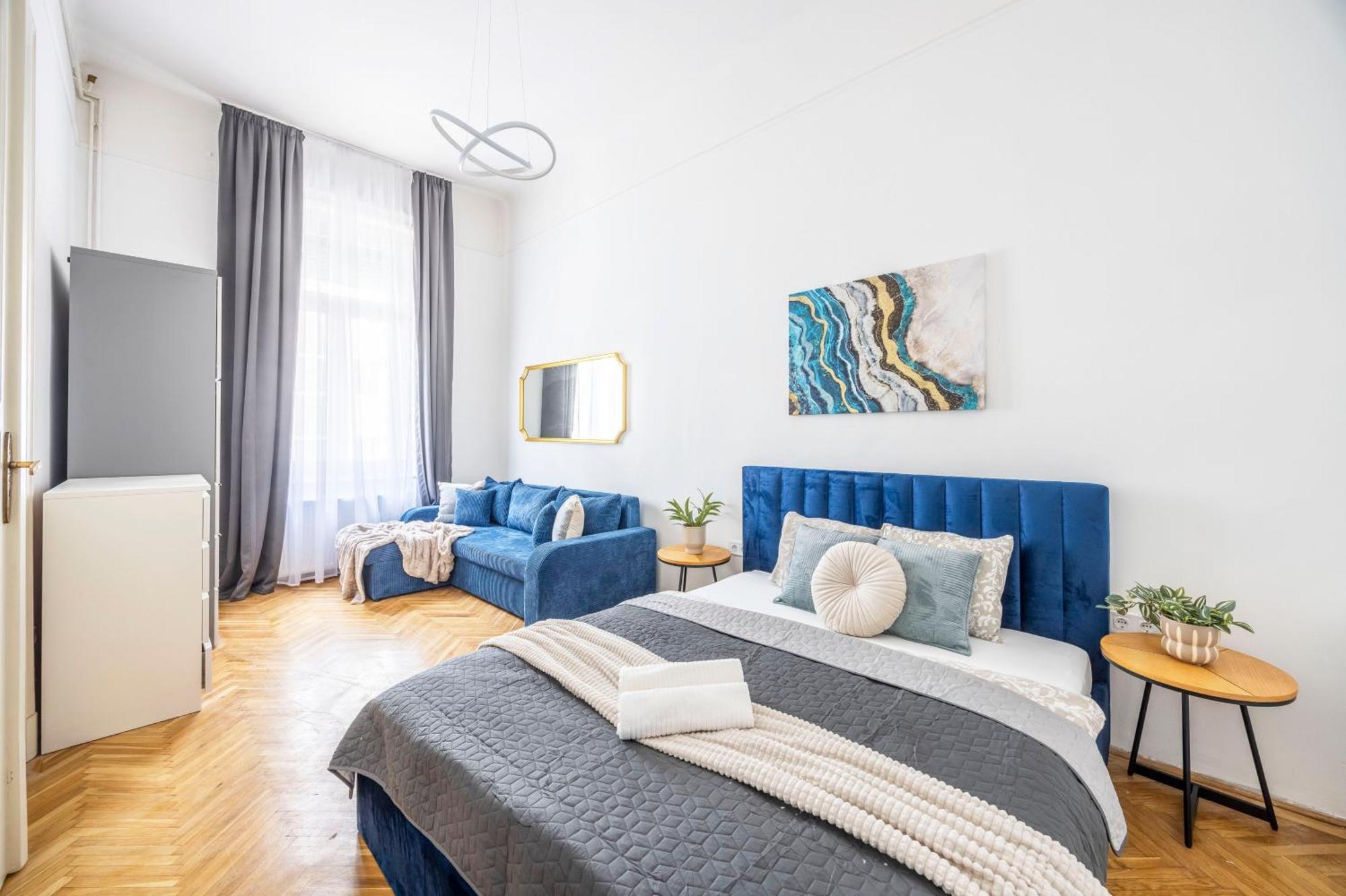 Stylish & Charming Cozy By Prestige Homes Apartment Budapest