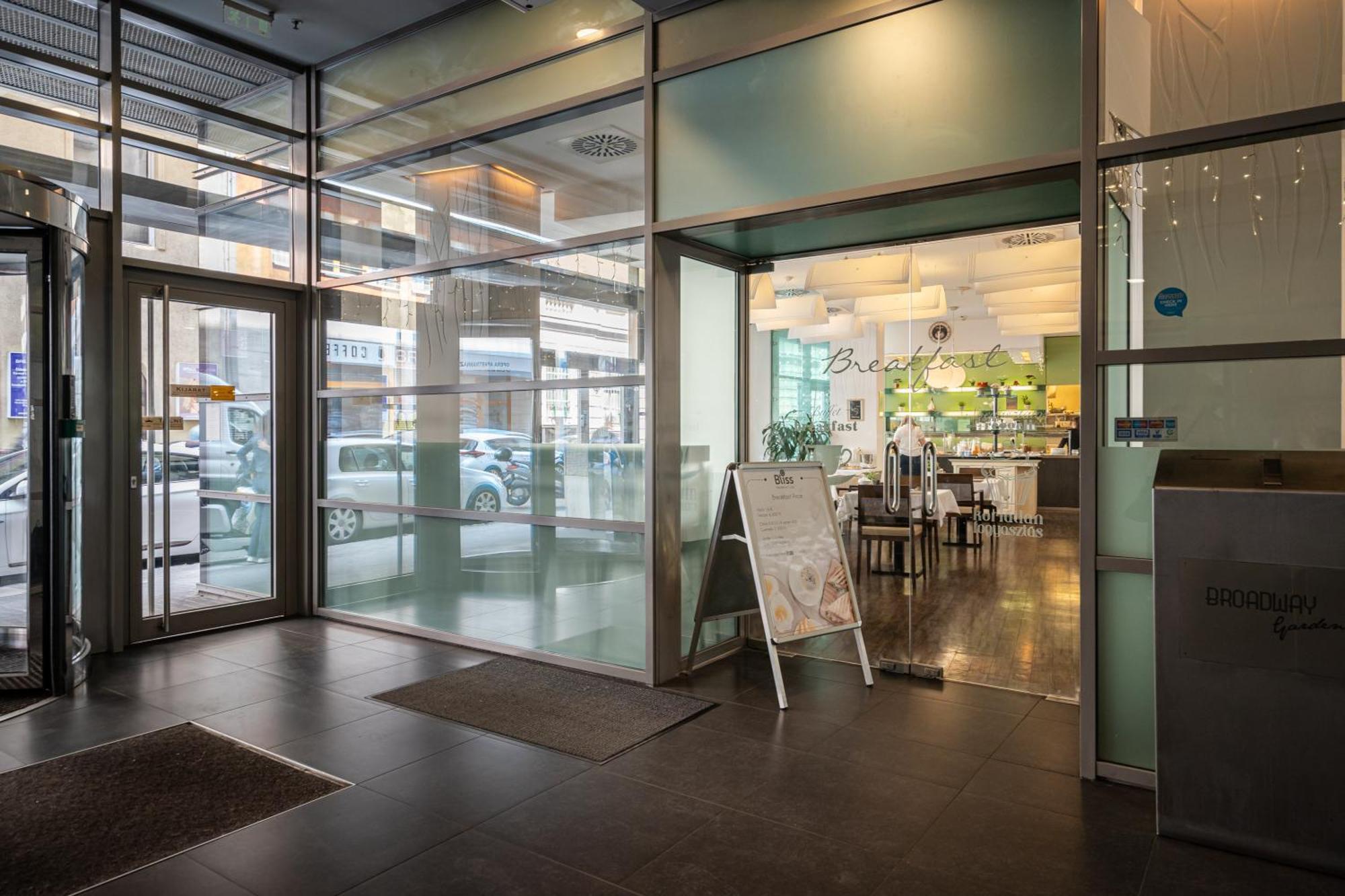Center Wellness - Pool-gym-parking Apartman Budapest