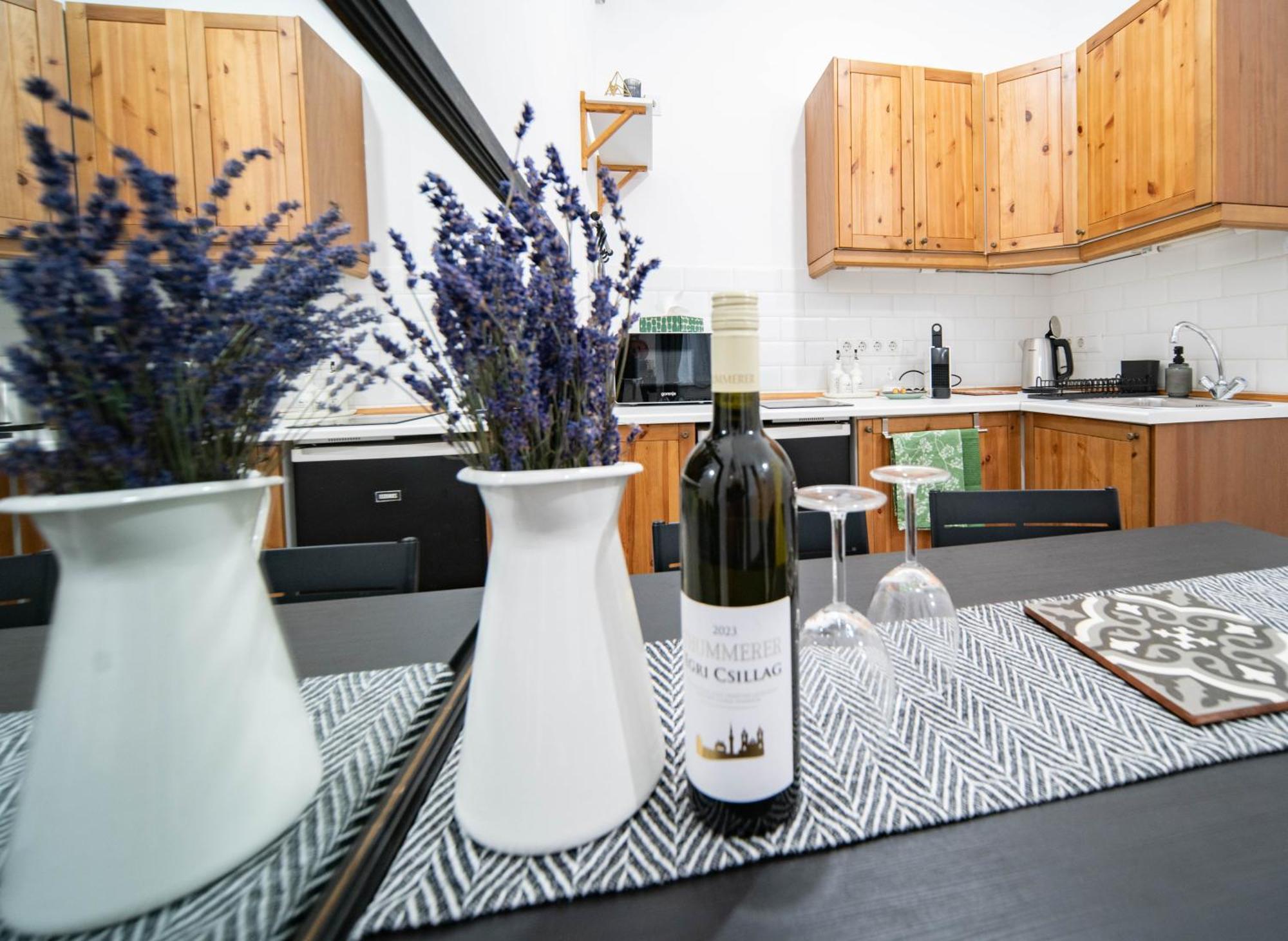 Appartamento Szentkiralyi38 - Central, Ac, 4 People Budapest