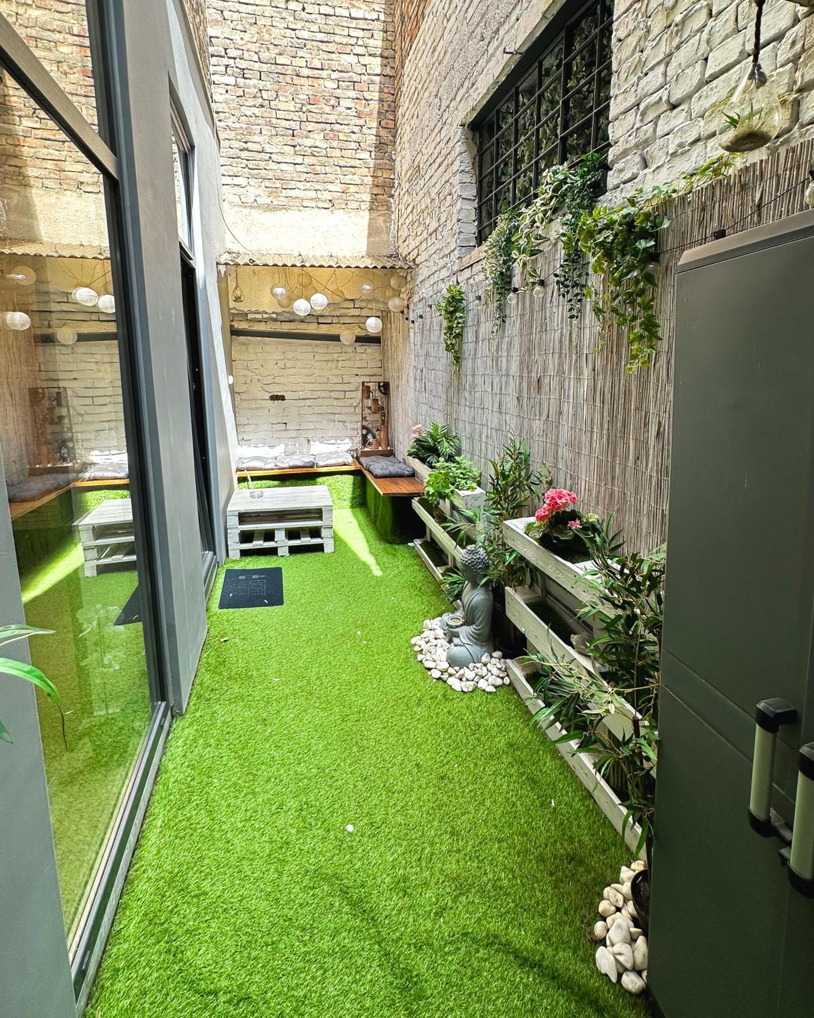 Urban With Private Garden Near Andrassy Apartment Budapest