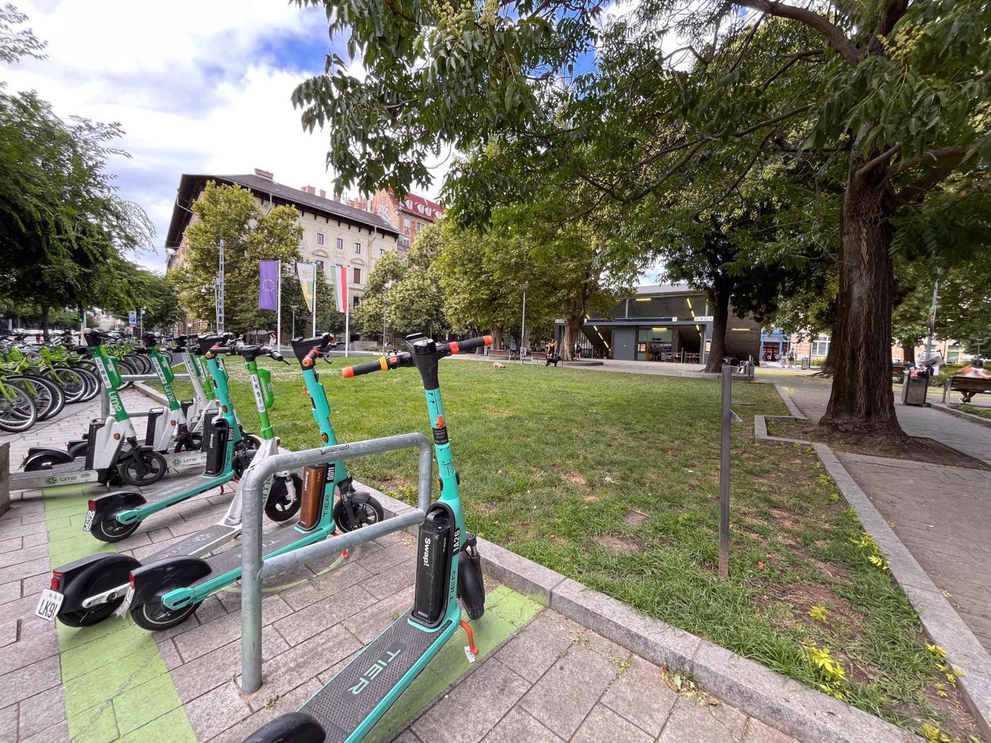 Vintage Loft - Free Private Parking - Metro - Tram - Ac Apartamento