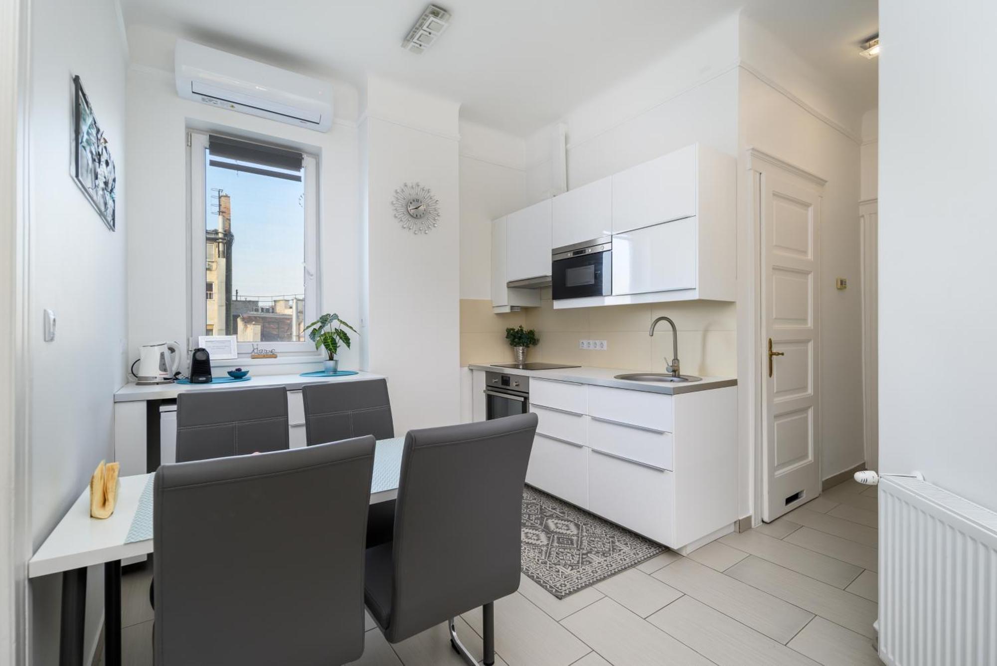 Oasis 2 Bd * Budapest