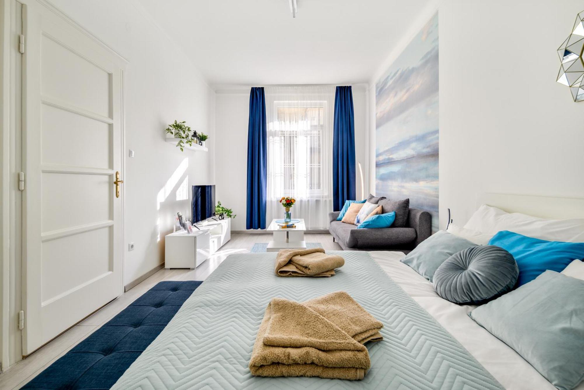 Oasis 2 Bd Apartment Budapest
