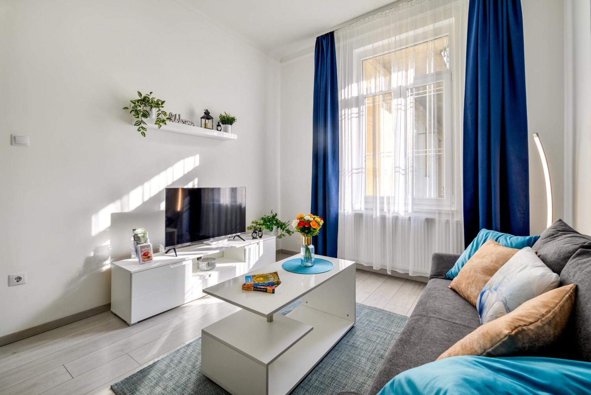 Oasis 2 Bd * Budapest