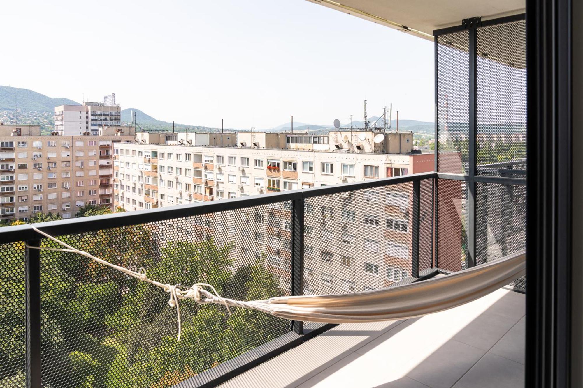 Apartment Waterfront Buda Hills Views&free Parking *