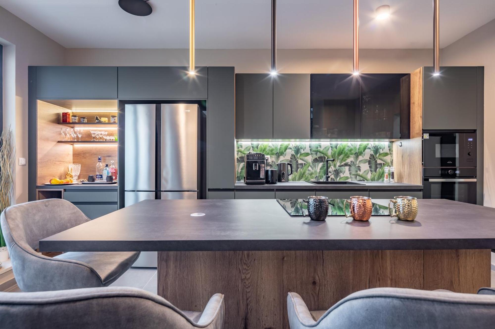 Luxury Penthouse W Garage - Centre Apartamento