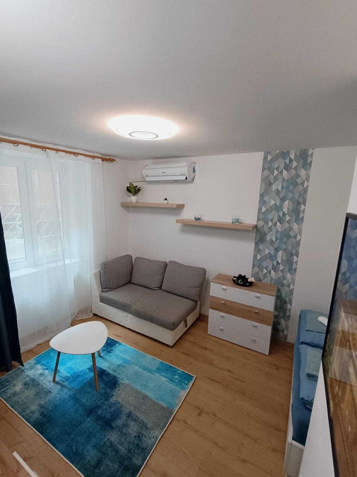 Skyblue Apartment *