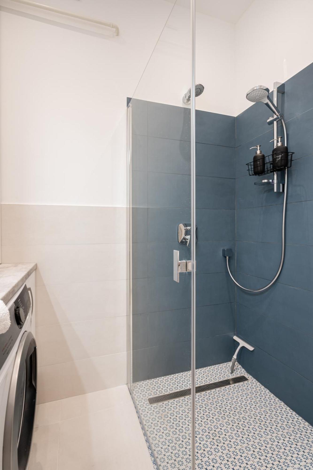 Admiral Blue With Balcony Apartment Budapest
