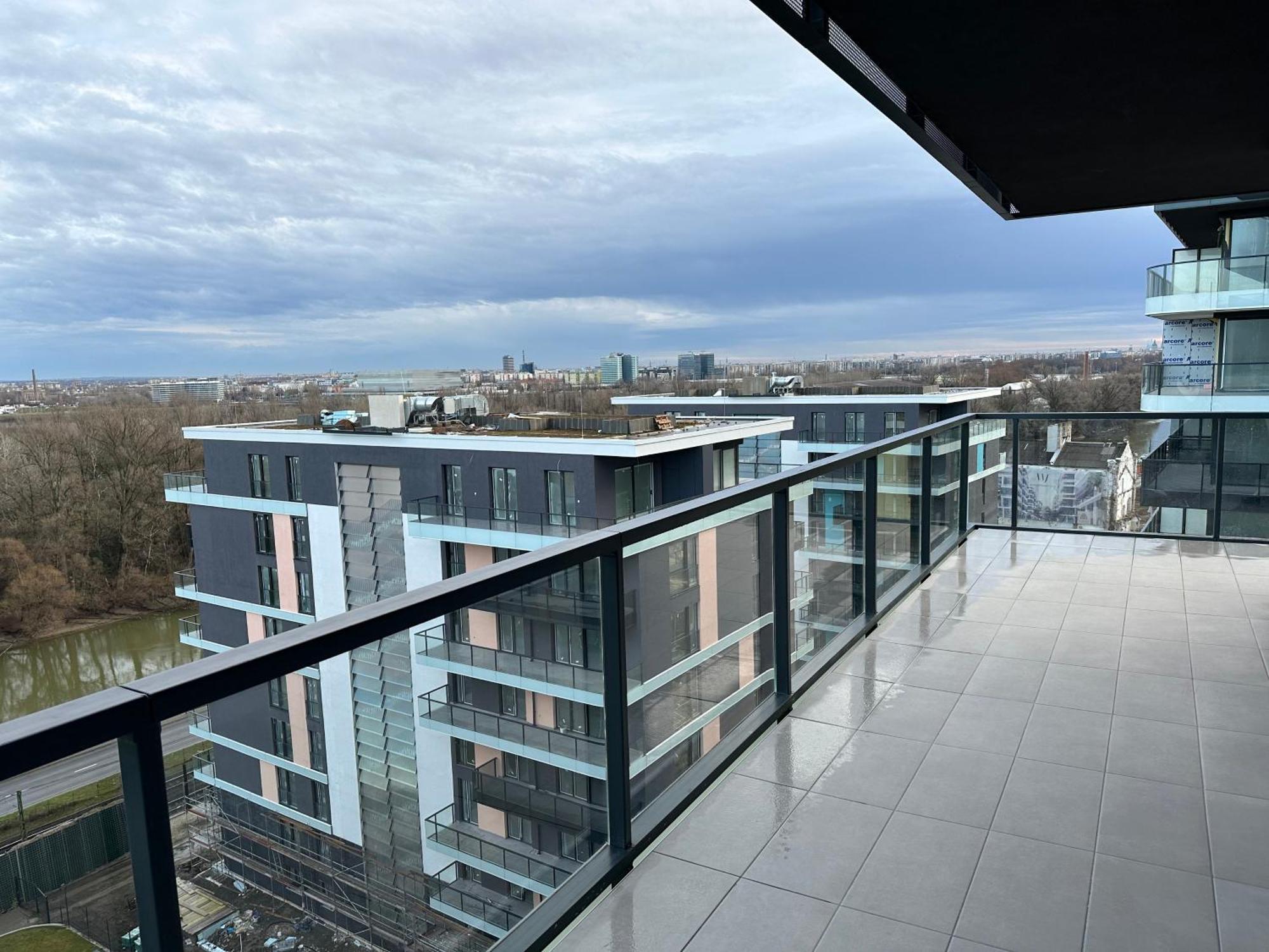 Apartment Waterfront Free Private Parking