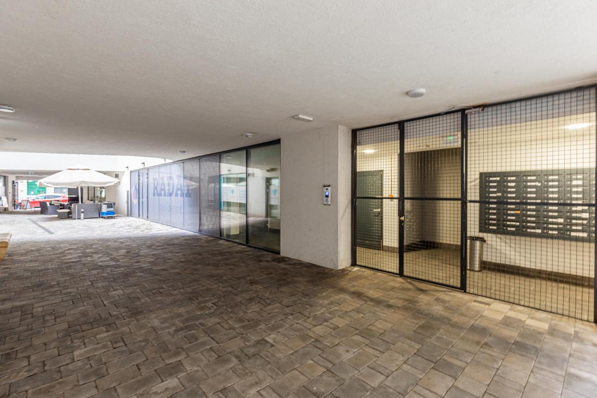 Apartamento New Penthouse W Double Parking, Panoramic Balcony *