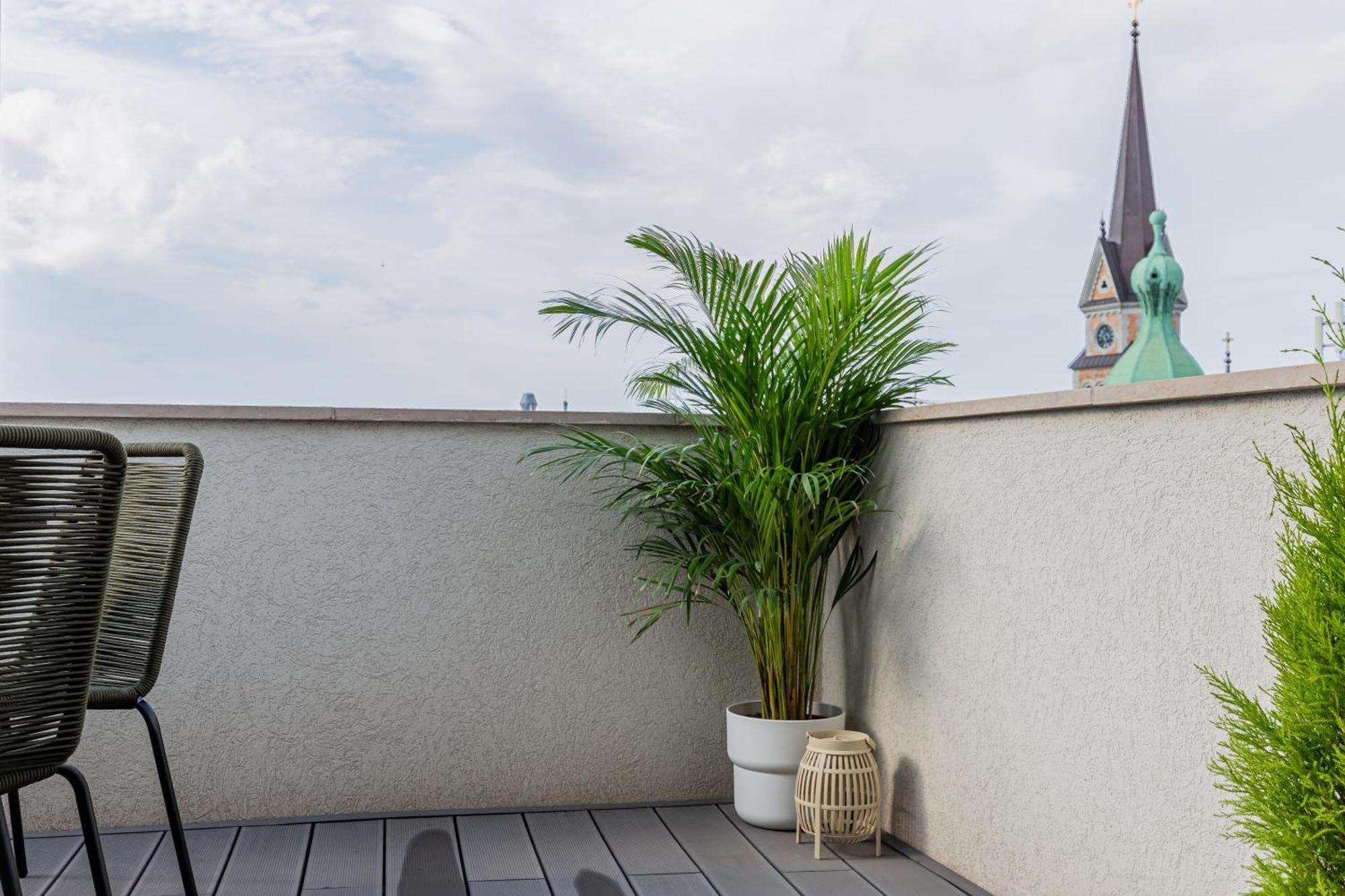 New Penthouse W Double Parking, Panoramic Balcony * Budapest