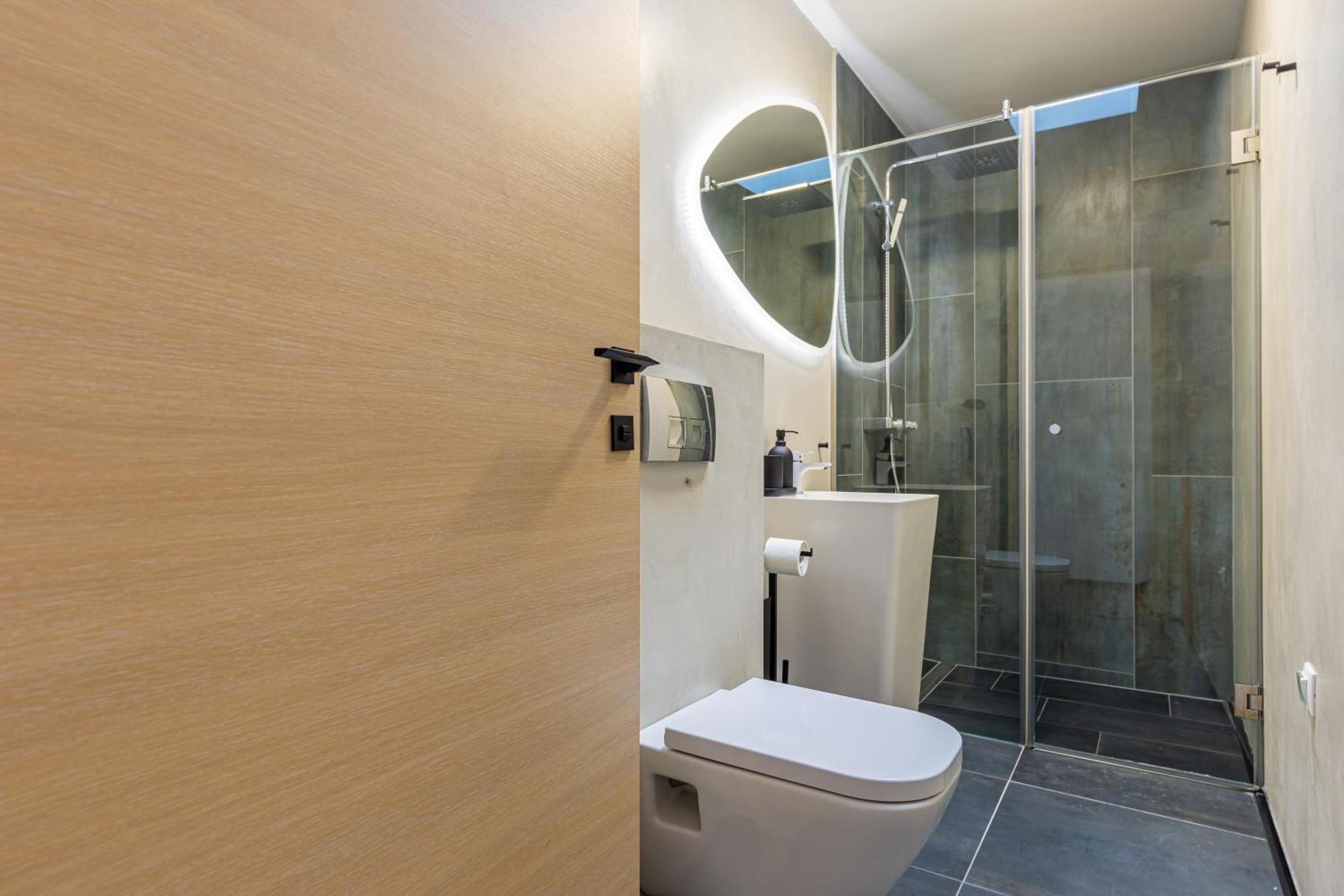 Apartamento New Penthouse W Double Parking, Panoramic Balcony