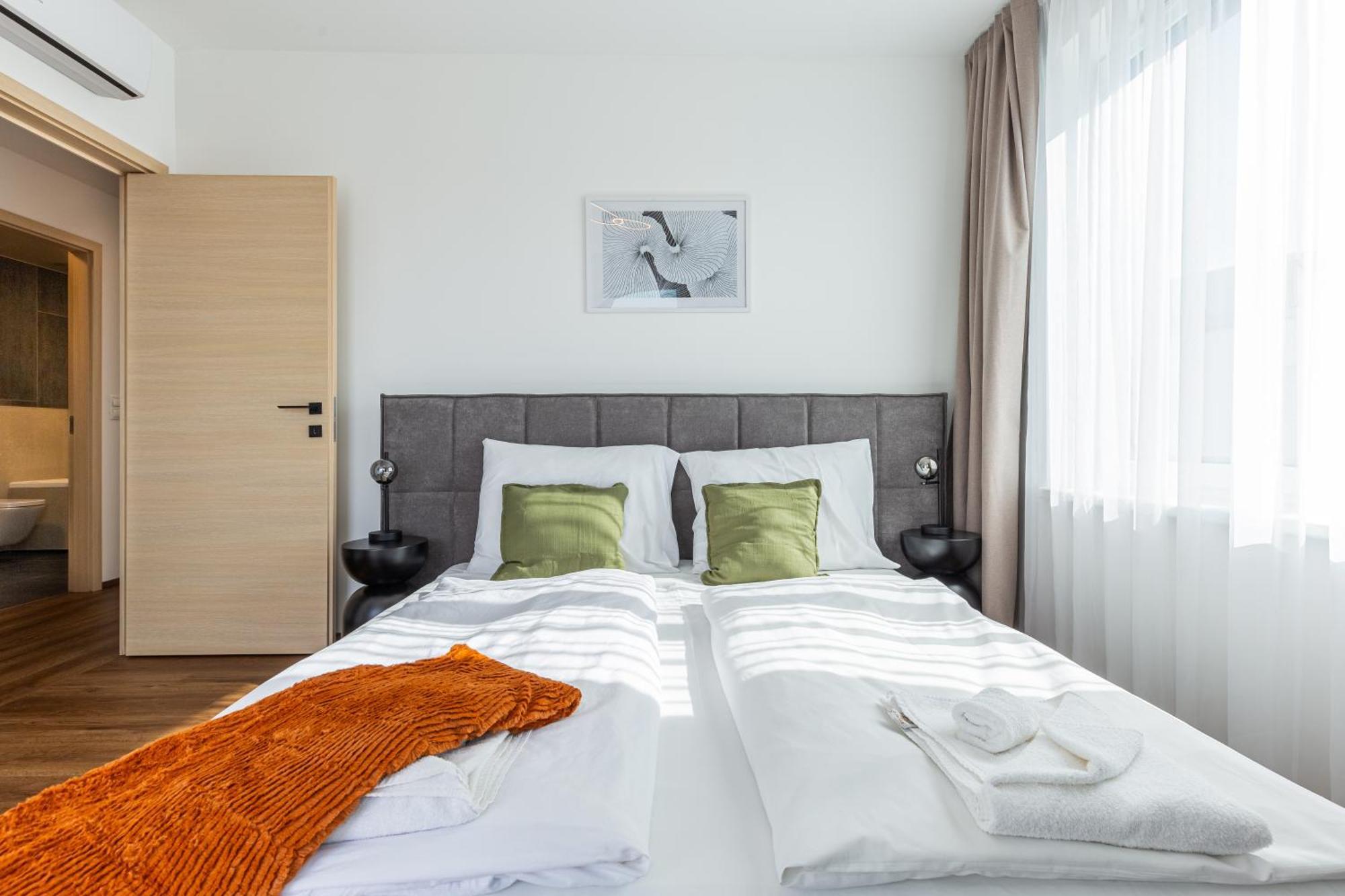 Apartamento New Penthouse W Double Parking, Panoramic Balcony