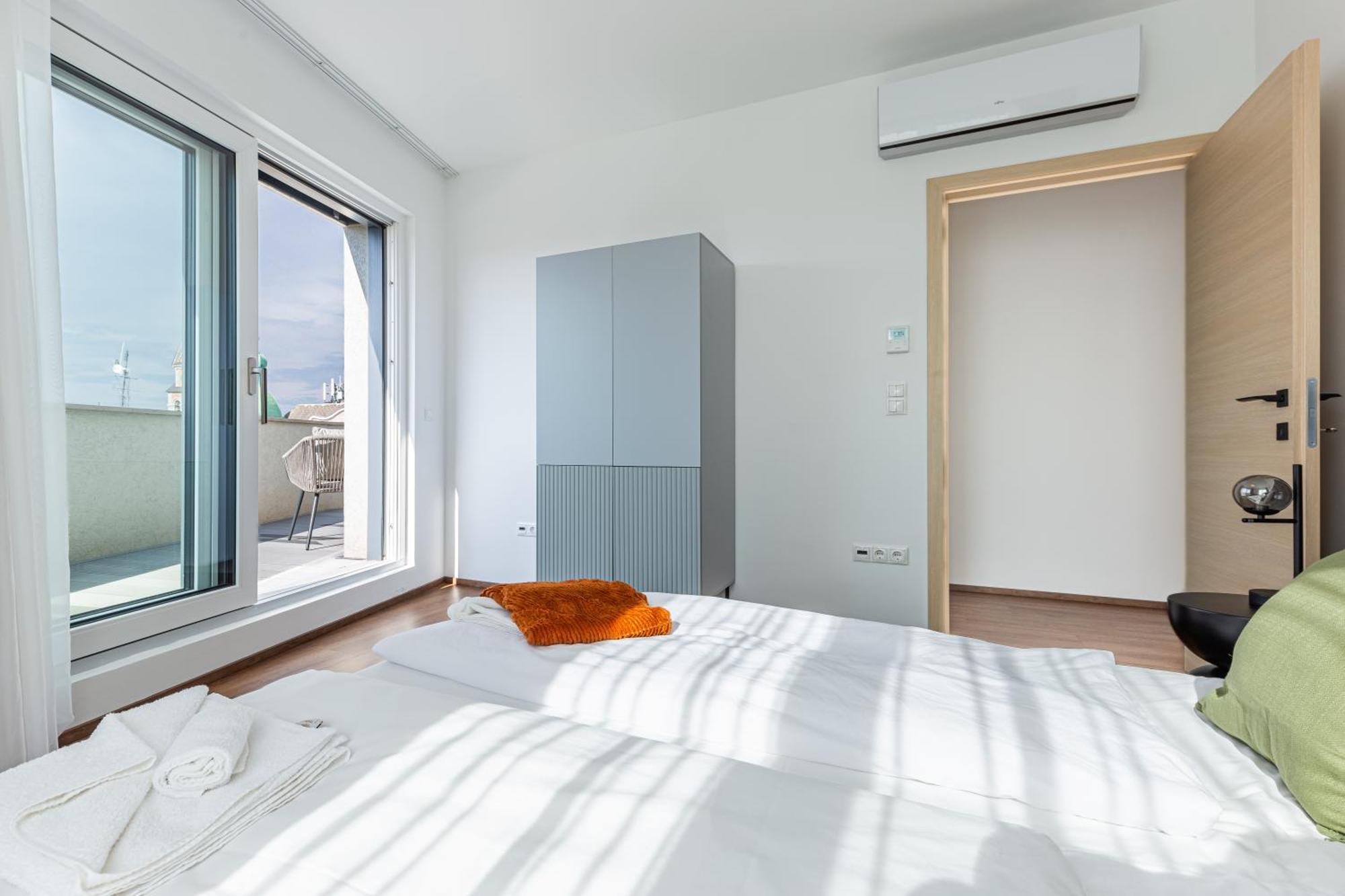 New Penthouse W Double Parking, Panoramic Balcony Apartamento Budapest