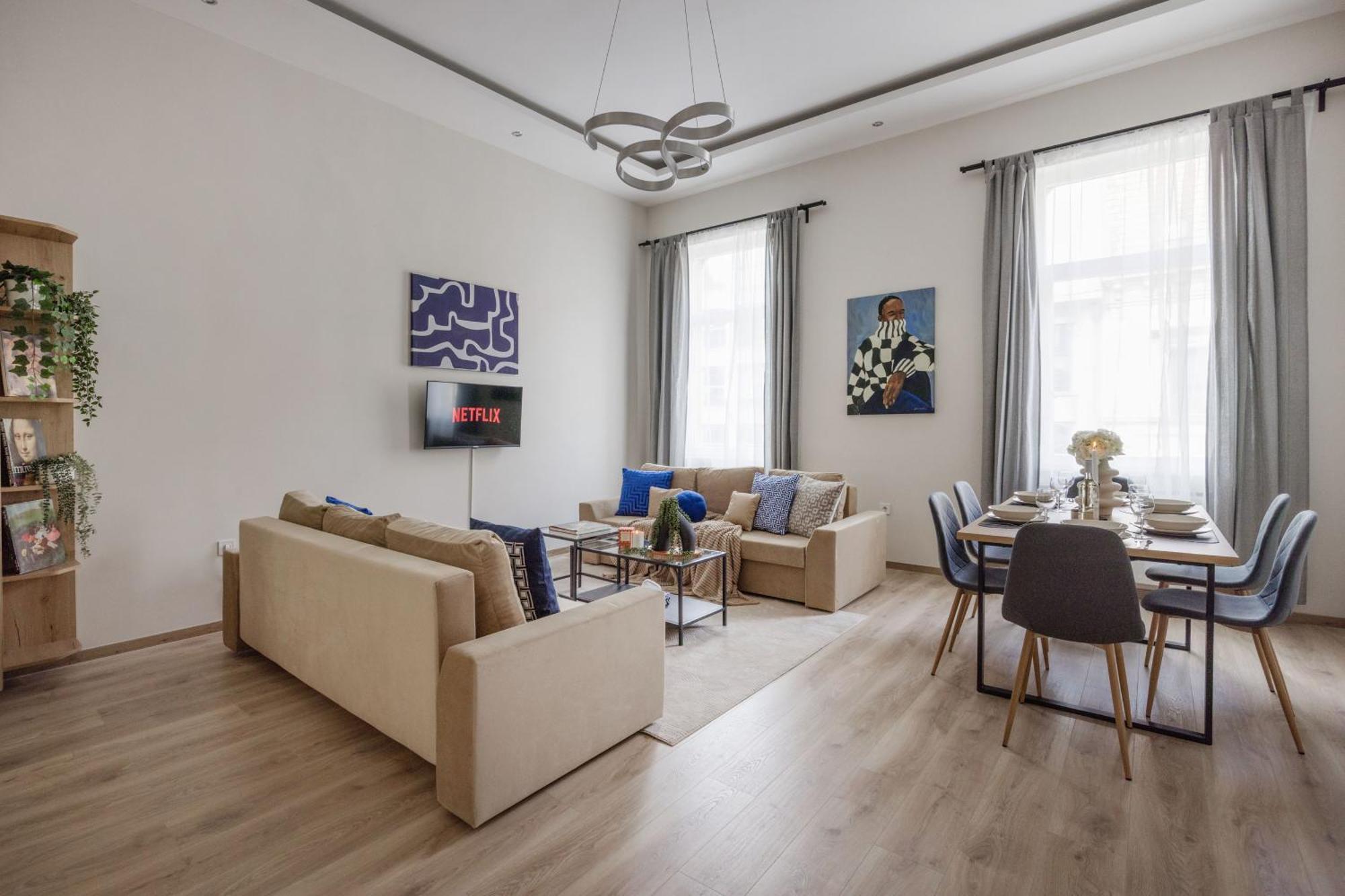 Oasis - Modern Charm, Timeless Comfort Apartman