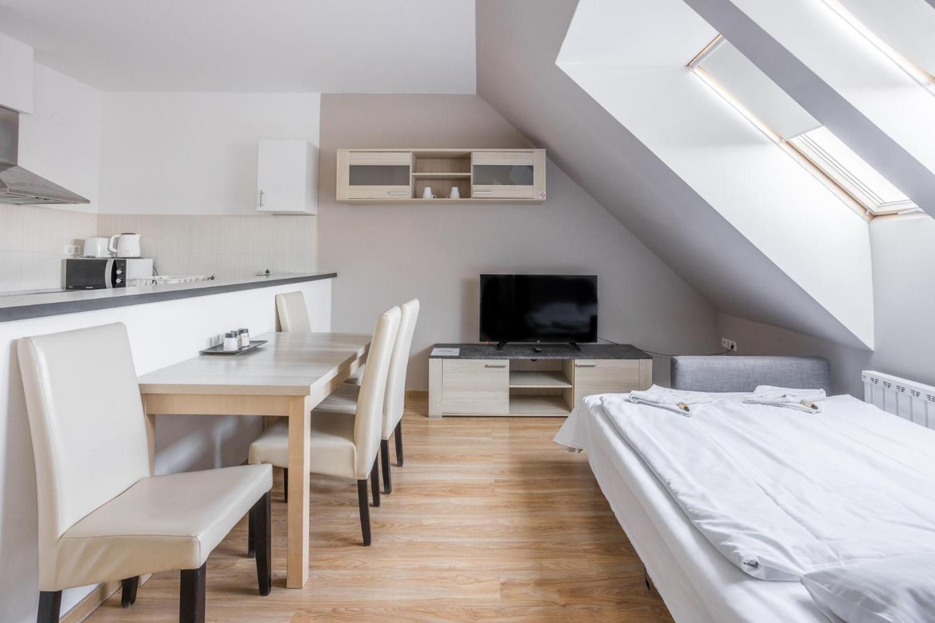 Apartahotel Corvin Plaza Apartamentos&suites Budapest