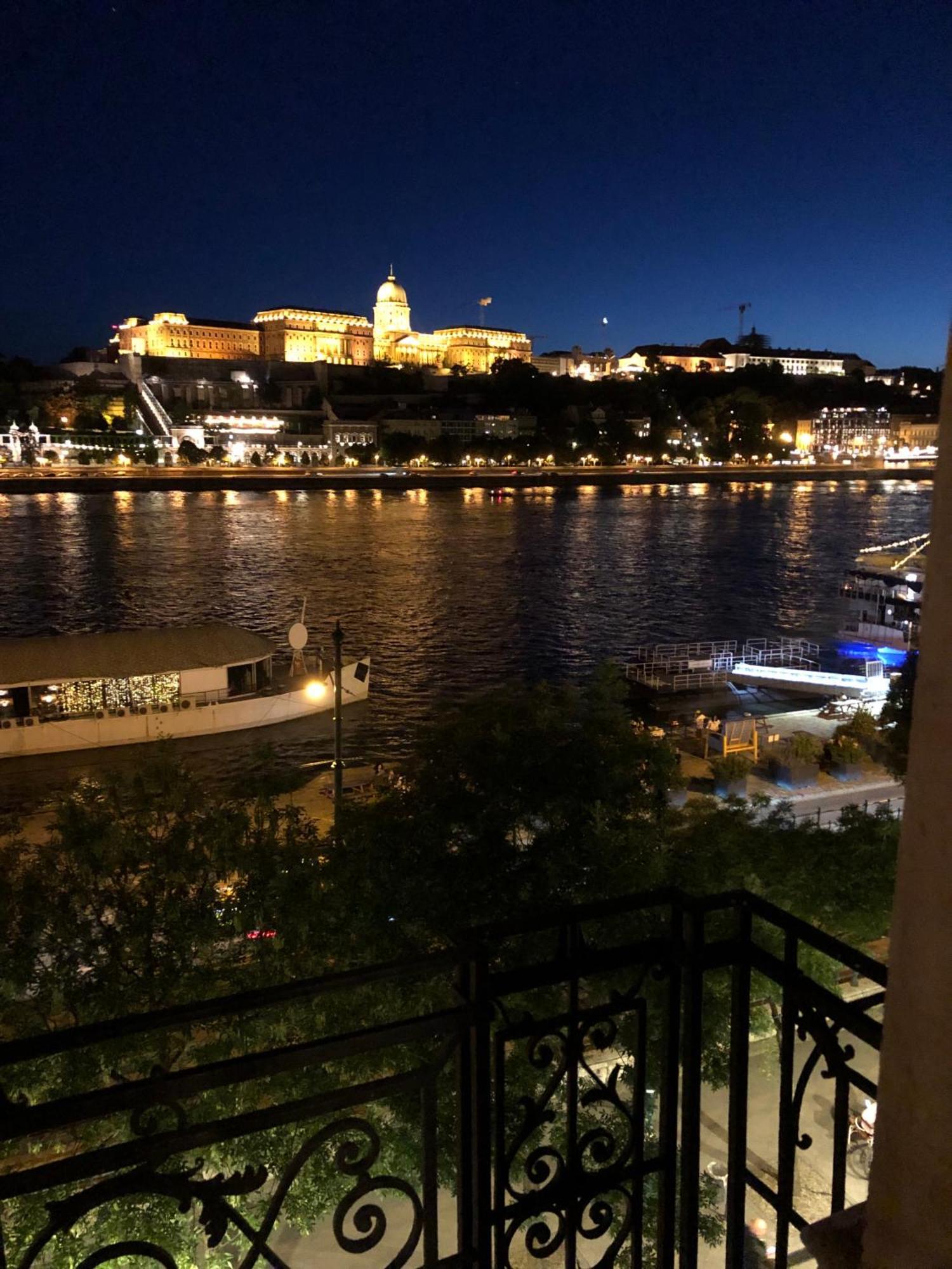 Baroque Danube Panorama Blue Lägenhet *
