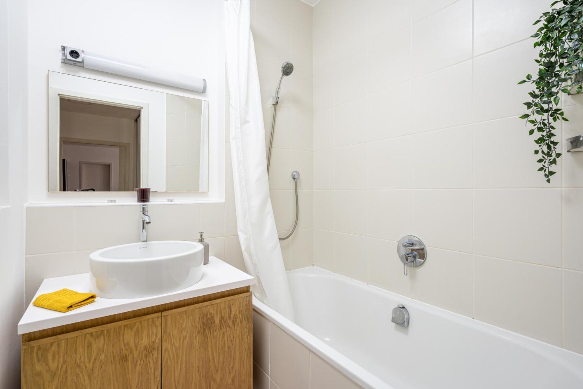 Of Serenity - 2 Bdr, Free Parking And Terrace Appartement