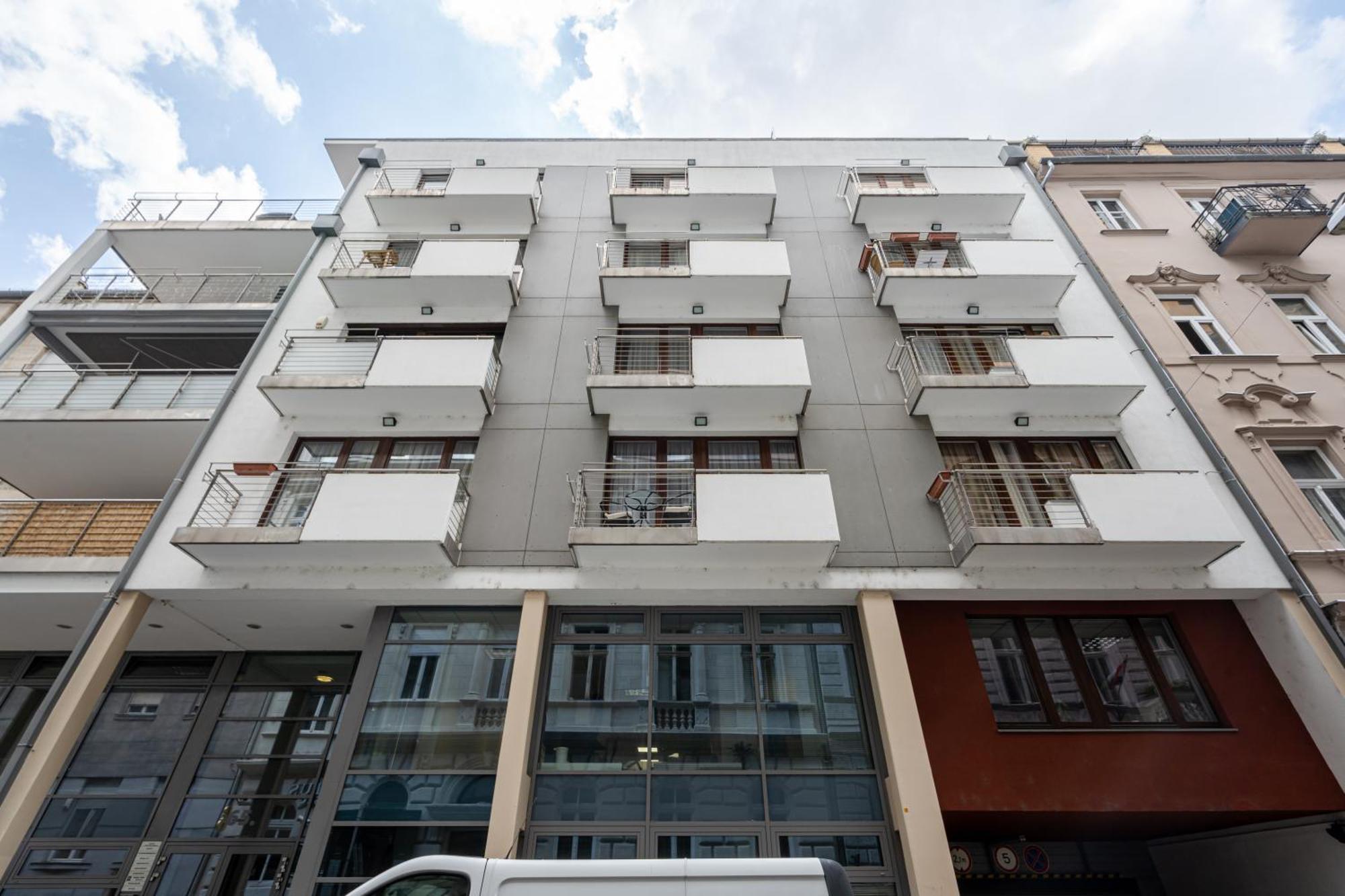 Of Serenity - 2 Bdr, Free Parking And Terrace *