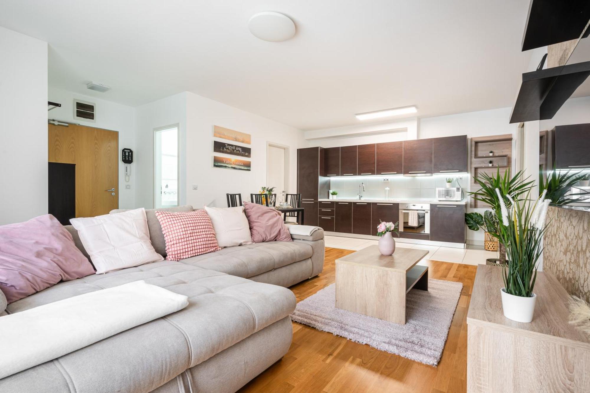 Of Serenity - 2 Bdr, Free Parking And Terrace Appartement Budapest