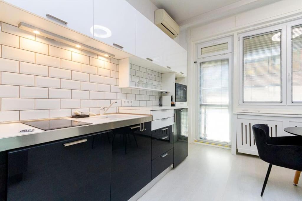 White Pearl Downtown Balcony By Nw Apartamento Budapest