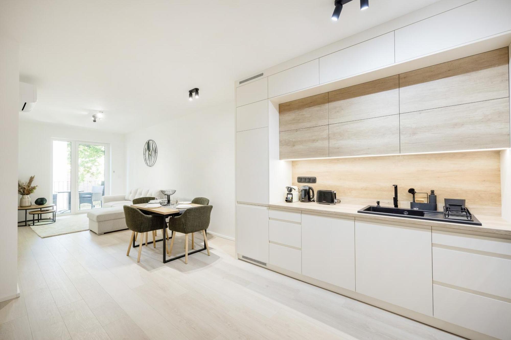 Modern With Balcony And Parking *