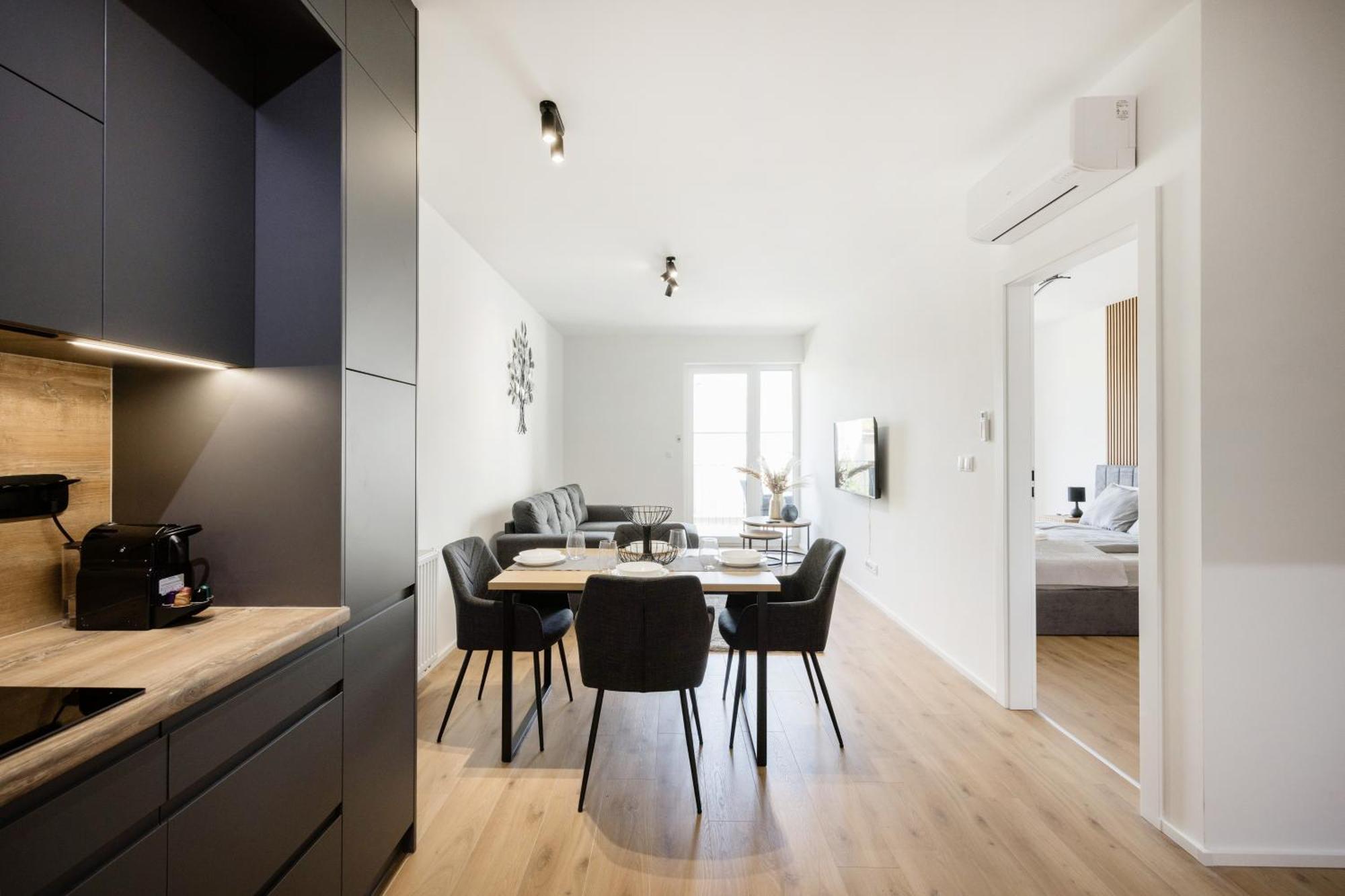 Sleek With Balcony And Parking Appartement *