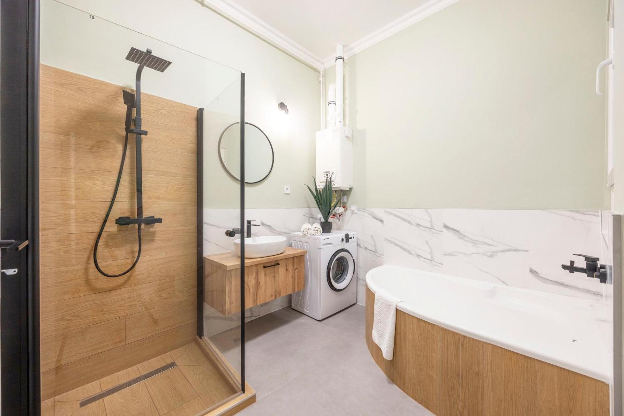 Deluxe Izabella Center With 4bedrm, 3bathrm Apartamento *