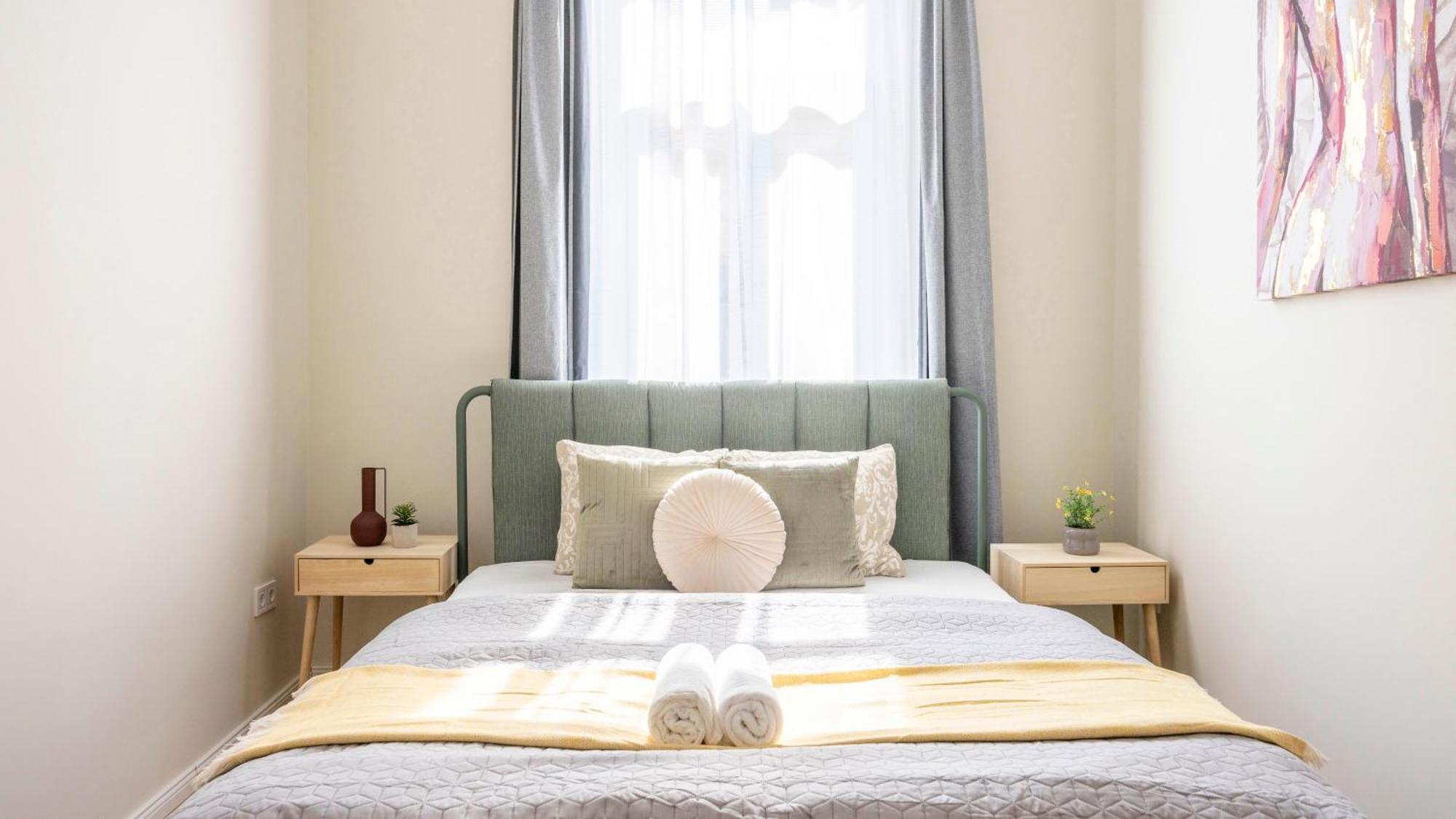 Apartamento Deluxe Izabella Center With 4bedrm, 3bathrm *