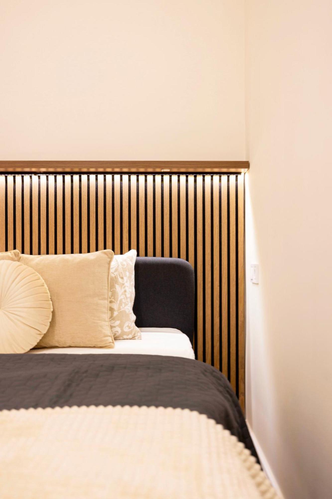 Deluxe Izabella Center With 4bedrm, 3bathrm *