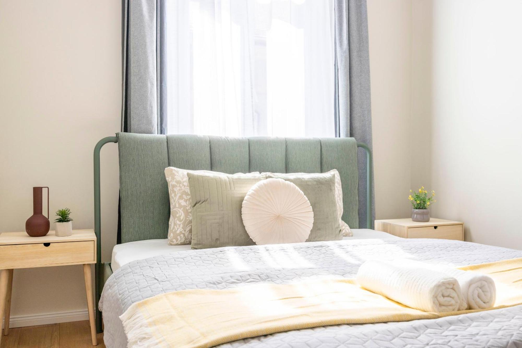 Deluxe Izabella Center With 4bedrm, 3bathrm Budapest