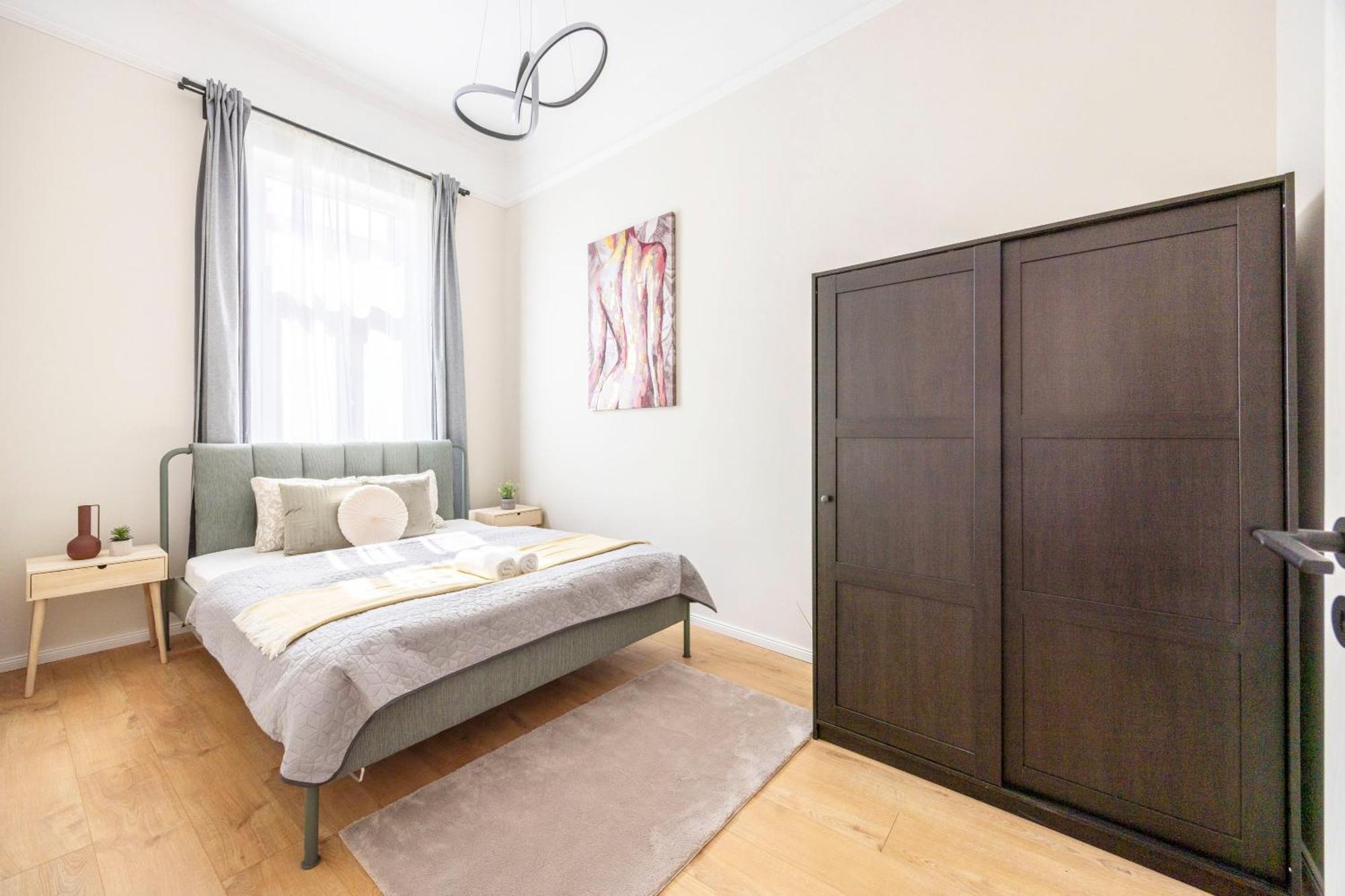 Deluxe Izabella Center With 4bedrm, 3bathrm