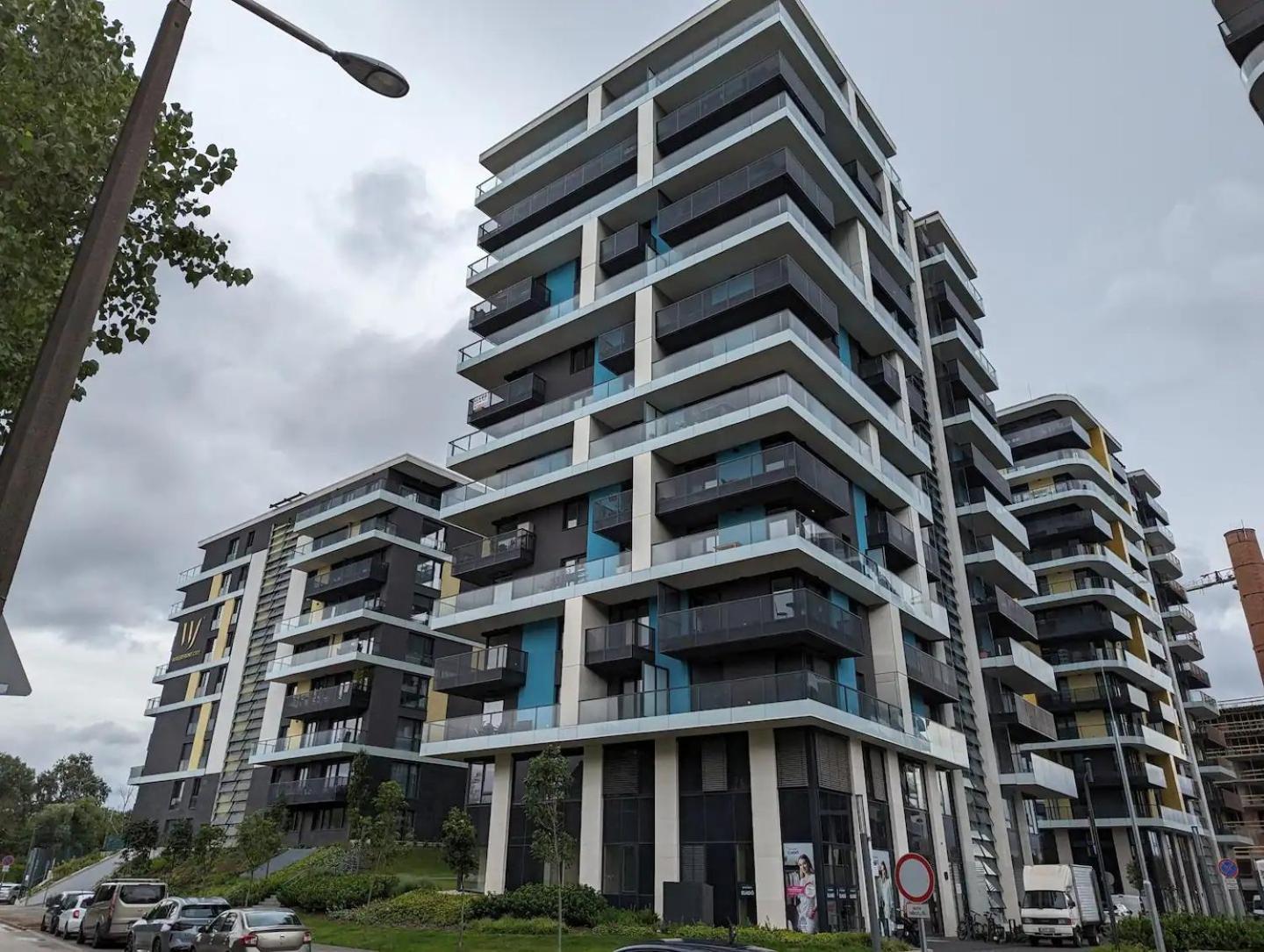Waterfront Free Private Parking Apartment Budapest