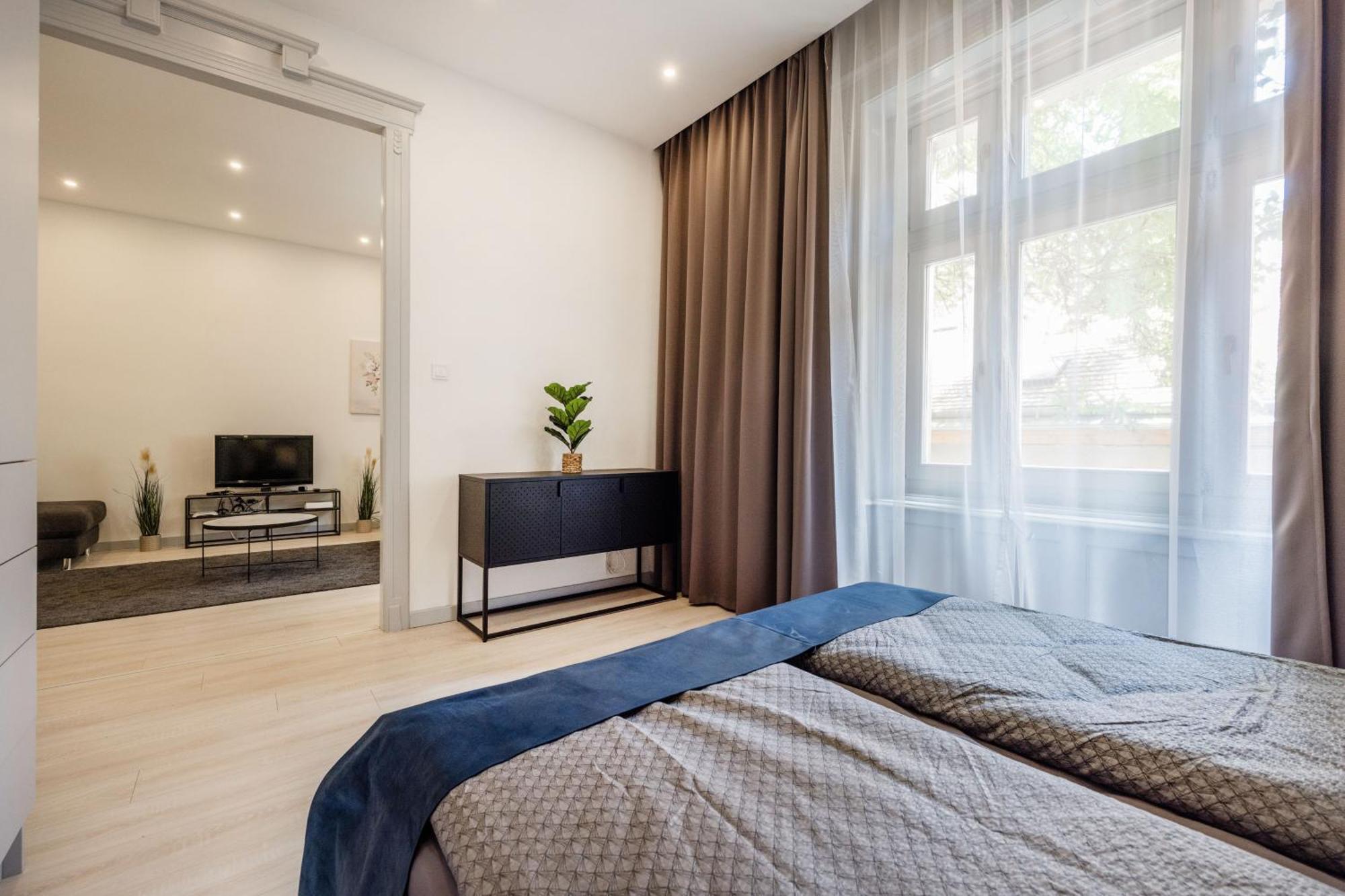 Elegant Two-bedroom In The Centre Budapest