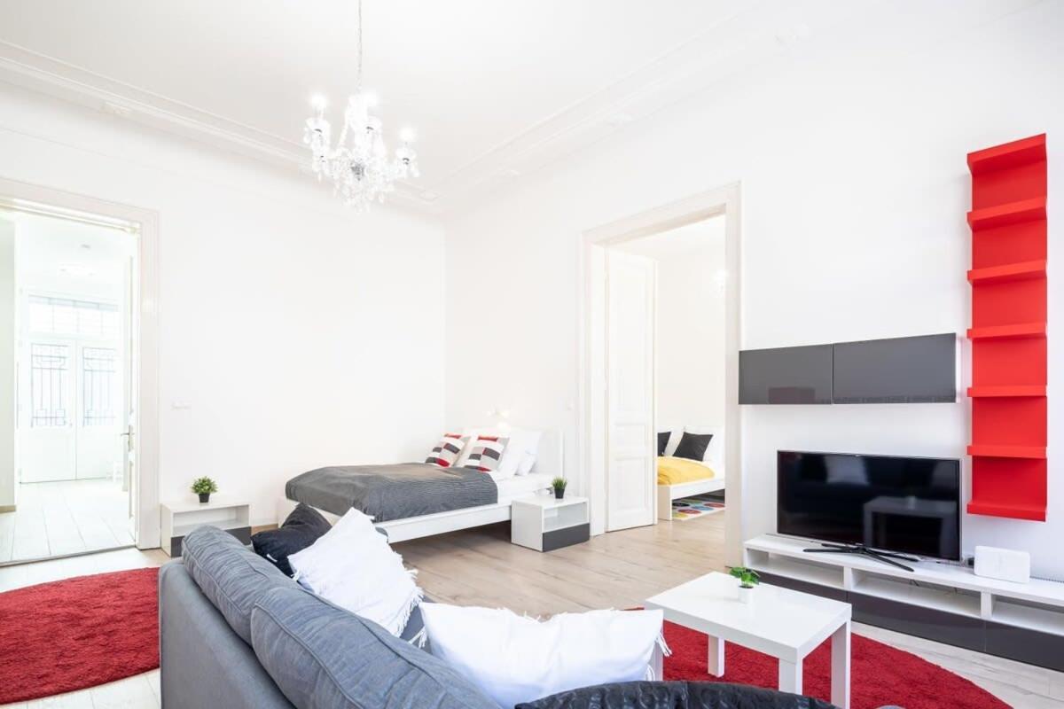 Bright & Large At Location Apartment Budapest