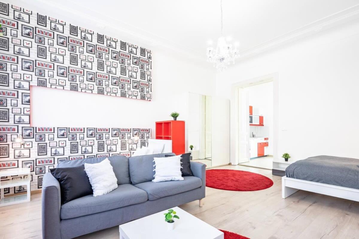 Bright & Large At Location Budapest