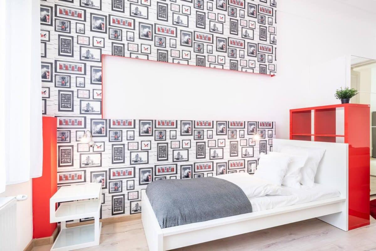 Apartment Bright & Large At Location *